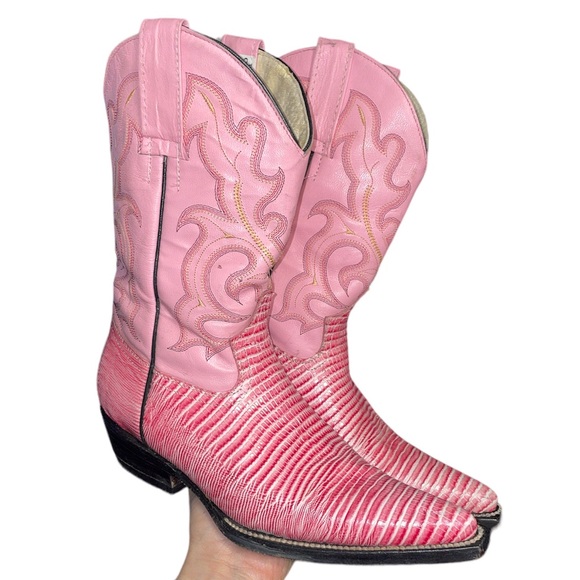 Vintage Shoes - Vintage Western Pink Leather Cowboy Boot Size 6